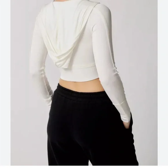 Urban Outfitters Out From Under Sweet Dreams Hooded Cropped Top Size M - Picture 2 of 5